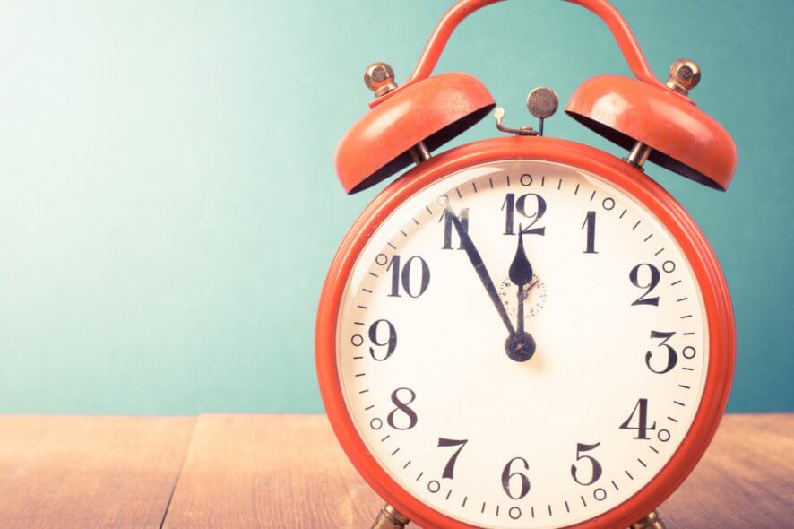reloj de Windows 10 no está correcto