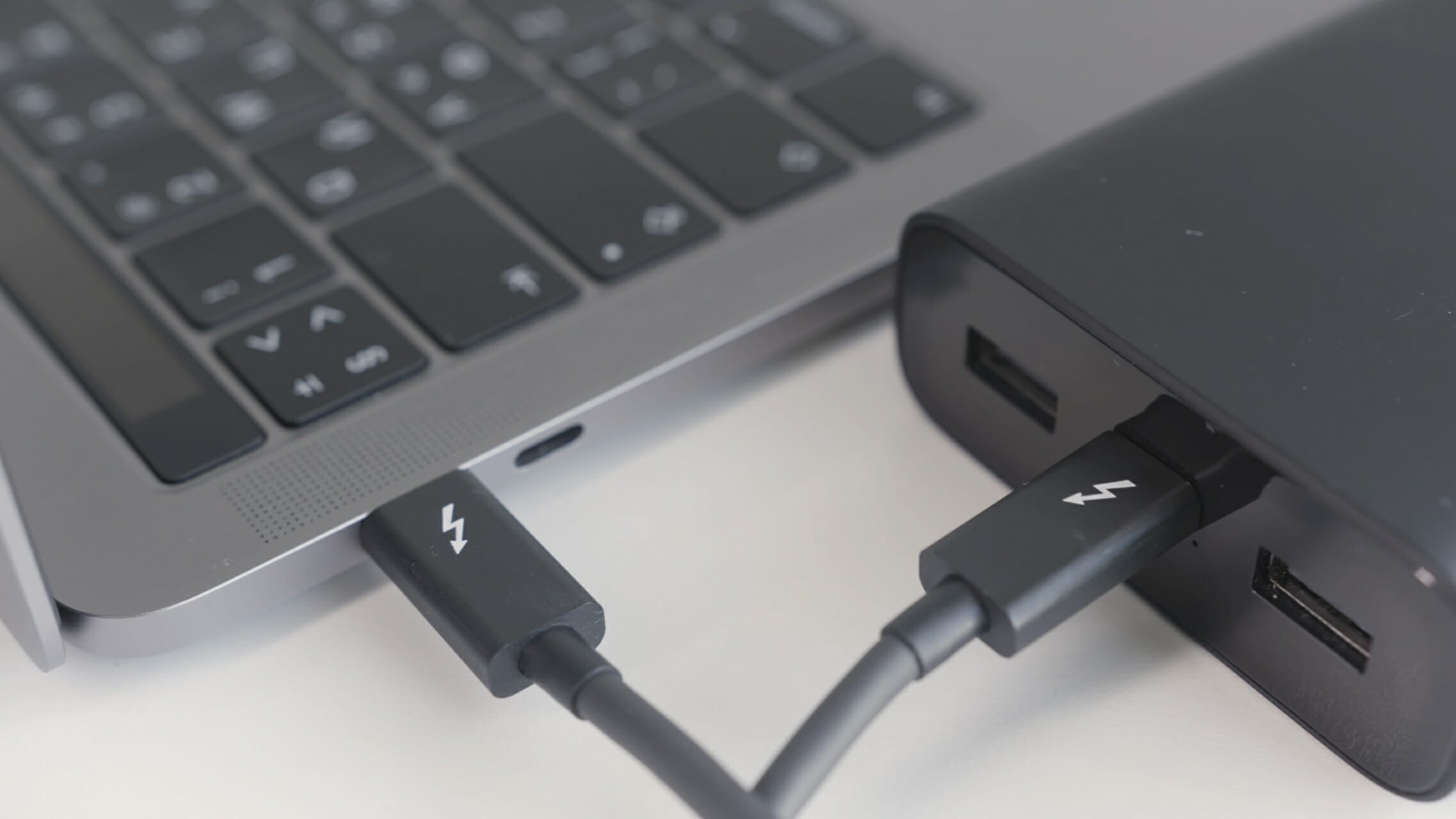 Care este cea mai buna baterie externa pentru laptop