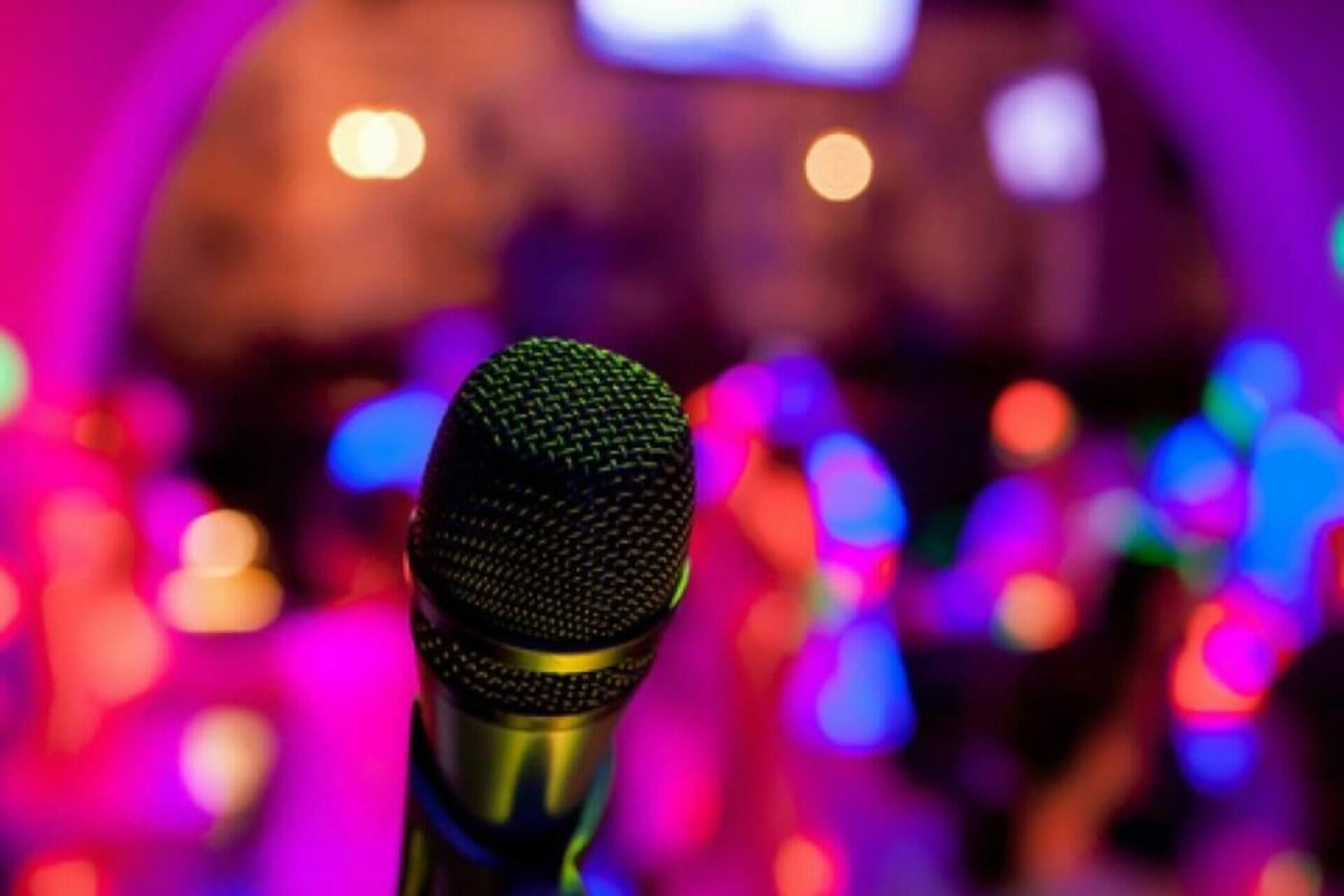 Cele mai bune boxe portabile pentru karaoke [Ghid 2021]