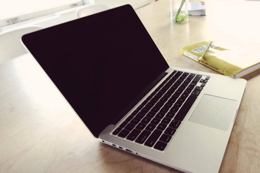 Paint 3D how to rotate view - laptop on desk
