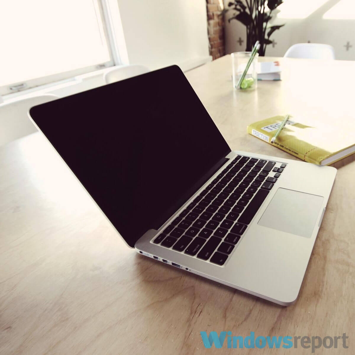 Paint 3D how to rotate view - laptop on desk