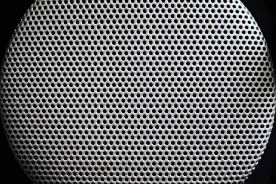 Black friday in-wall and ceiling speakers - speaker close-up
