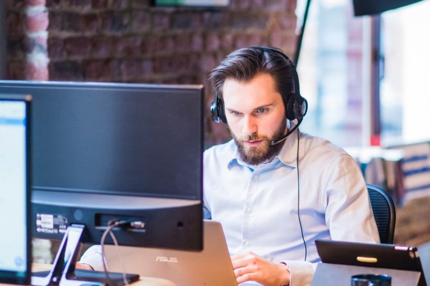 call center headset with noise canceling mic