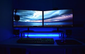 play LoL on the second monitor
