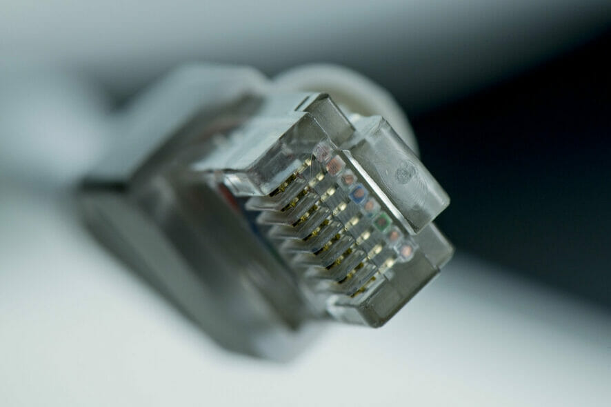 What port needs to be open to accept incoming VPN connections?
