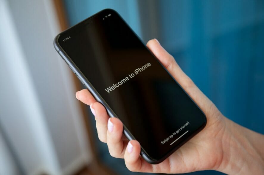 ios black screen on app startup