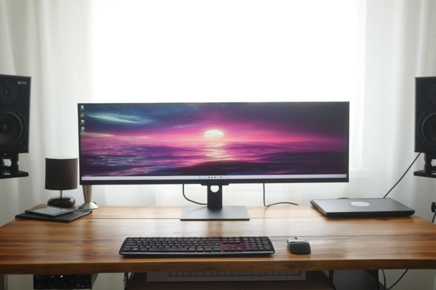 INNOCN 44C1G monitor hands on review