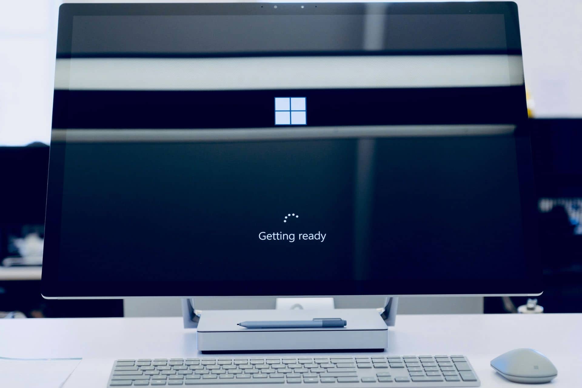 KB5037422 Out-of-band update is here to fix memory leak issues