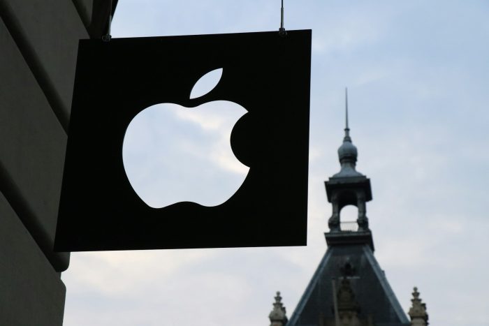 apple acquires DarwinAI