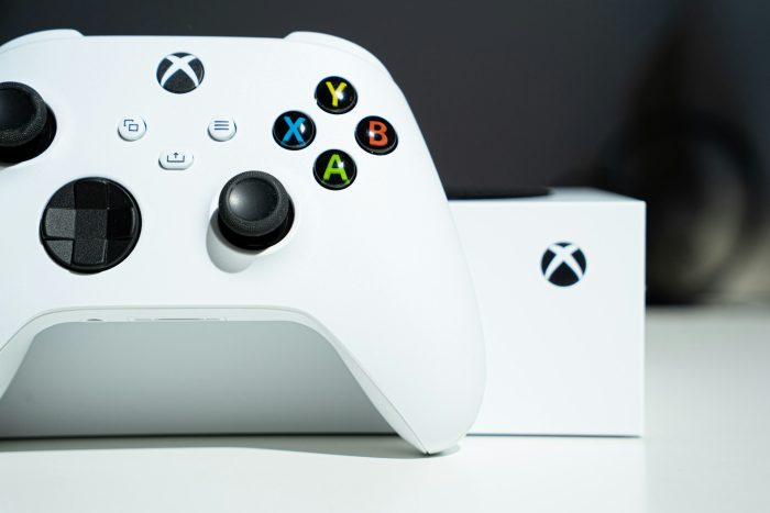 xbox sales continue decline
